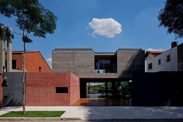 UNA Arquitetos - Casa Boaçava © leonardo finotti